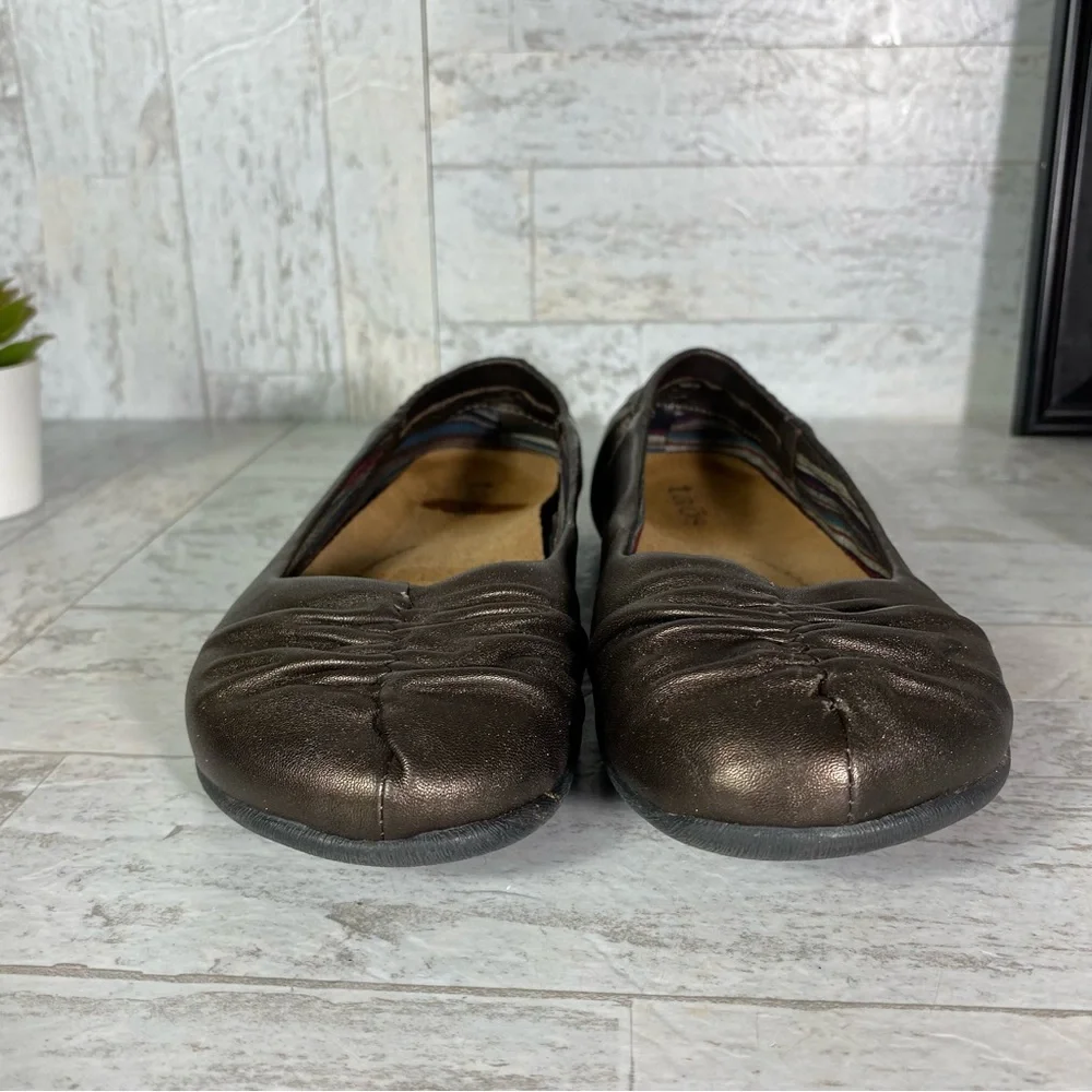 Taos Bronze Ballet Flats Shoes Repleat Gathered Toe size 6 (A1341-1705)‎ EUC #3